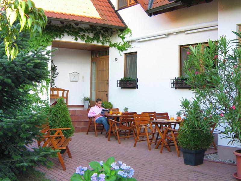 Hotel Waldhaus Hugelsheim Екстер'єр фото